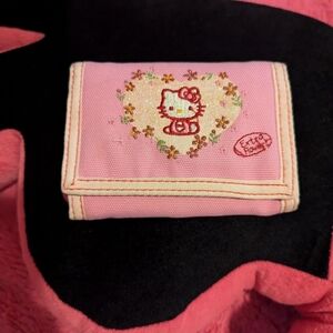 hello kitty wallet extra flower ! 2007